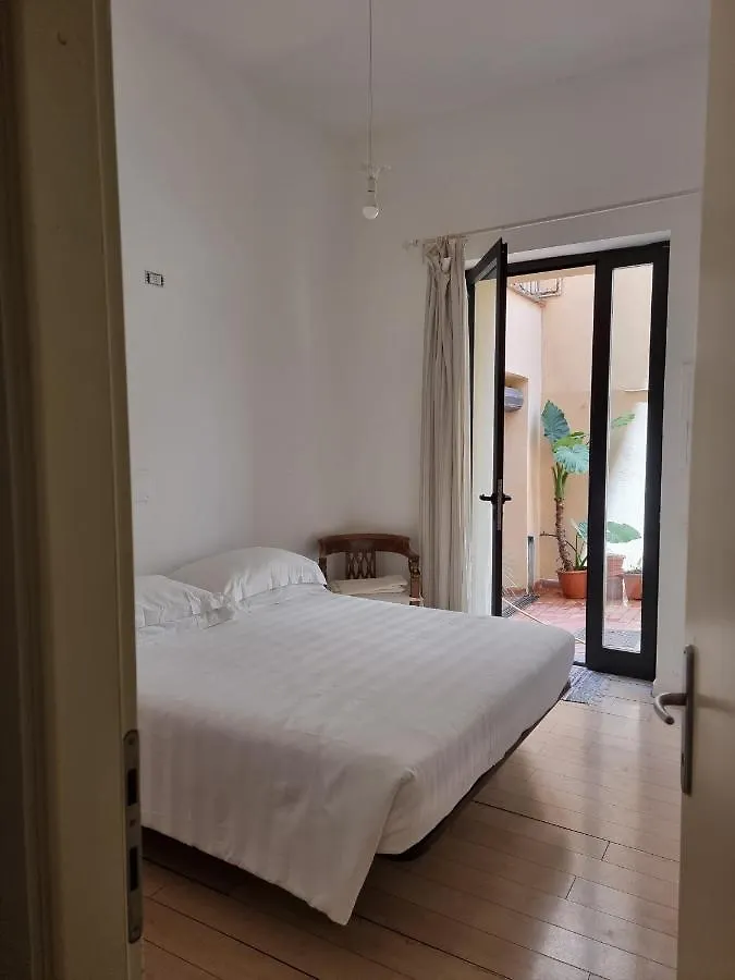 Reale Rome Apartment 0*,